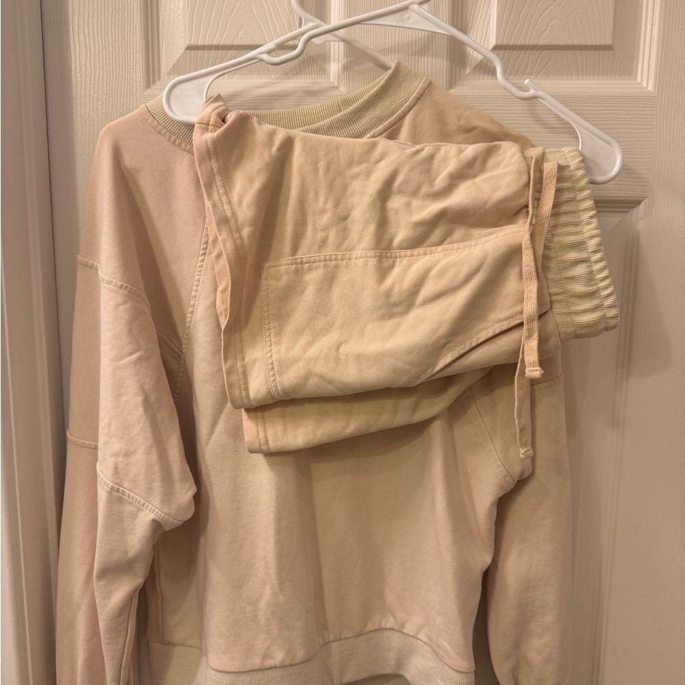 Beige Sweatshirt/Shorts Matching Set